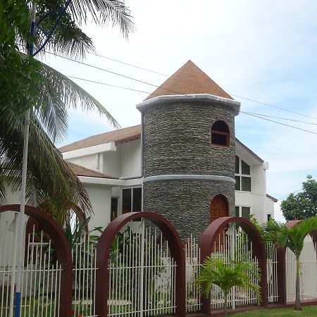 House Rapunzel Hotel Oslob Bagian luar foto