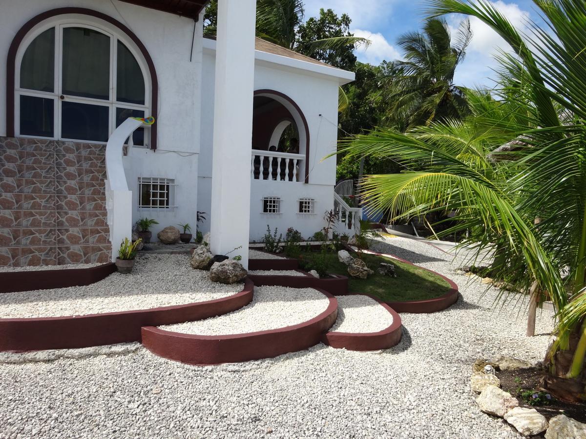 House Rapunzel Hotel Oslob Bagian luar foto